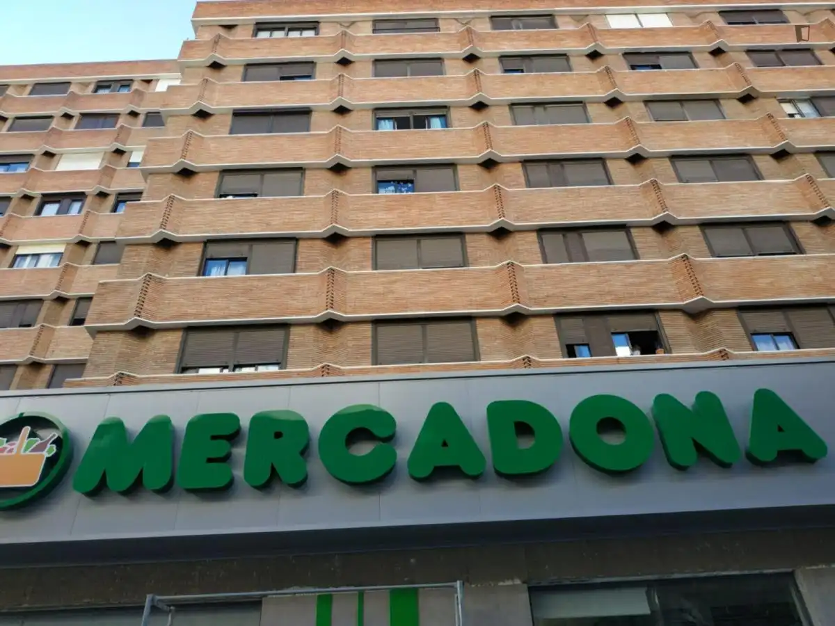 Exterior view of Study for rent in Sevilla  with Air Conditioner, Heating and Furnished