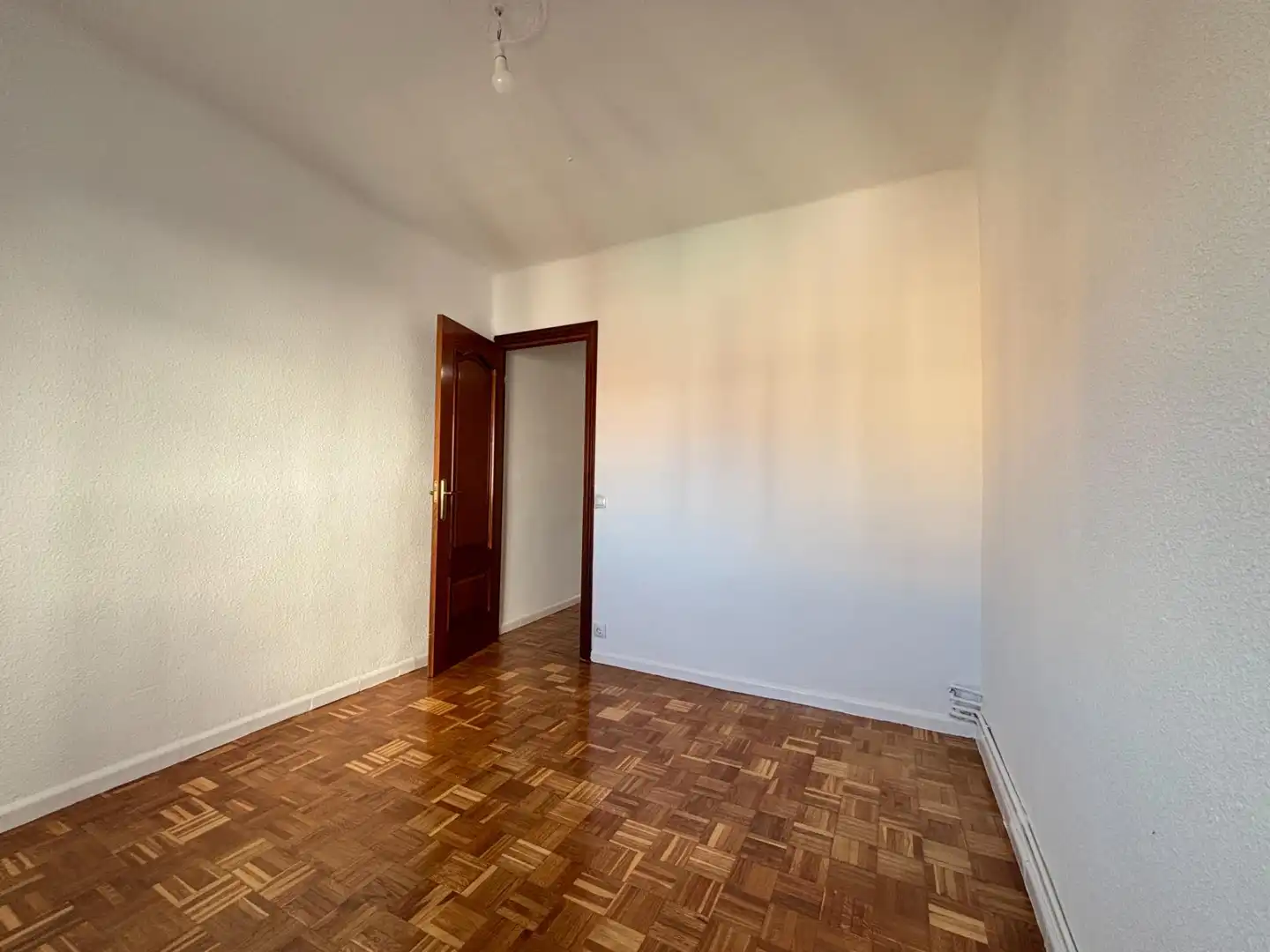 Bedroom of Flat for rent in Madrid  with Heating, Terrace and Alarm