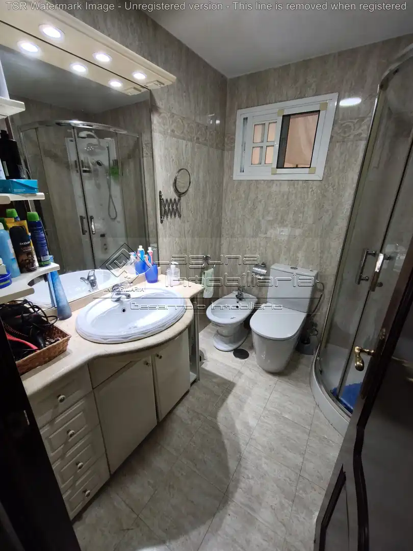 Baño de Piso en venta en Cádiz con Aire acondicionado, Terraza y Piscina comunitaria