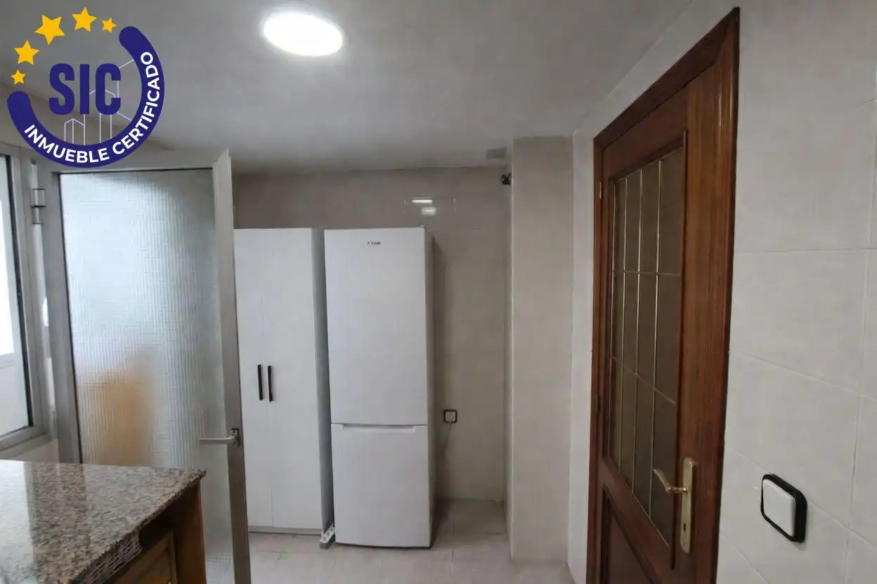 Cocina de Piso en venta en Paterna con Terraza y Balcón