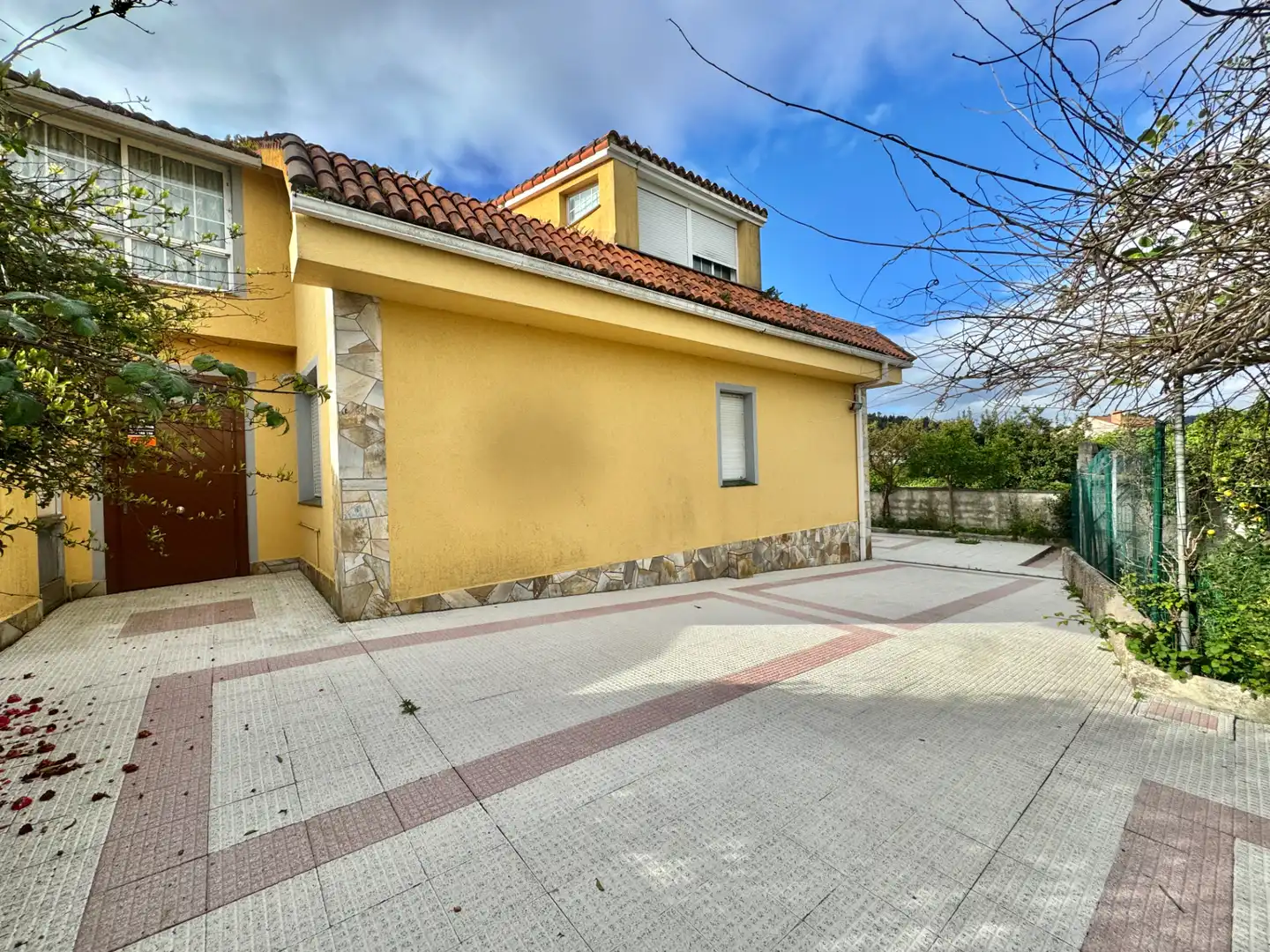 Exterior view of Houses for sale in Arteixo  with Heating, Private garden and Parquet flooring