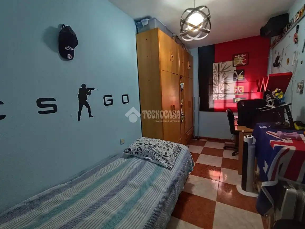 Bedroom of Flat for sale in Córdoba  with Air Conditioner