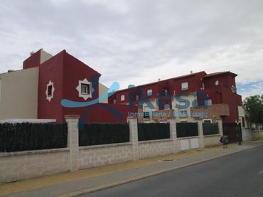 Terraced house with pool for sale in Ayamonte ciudad