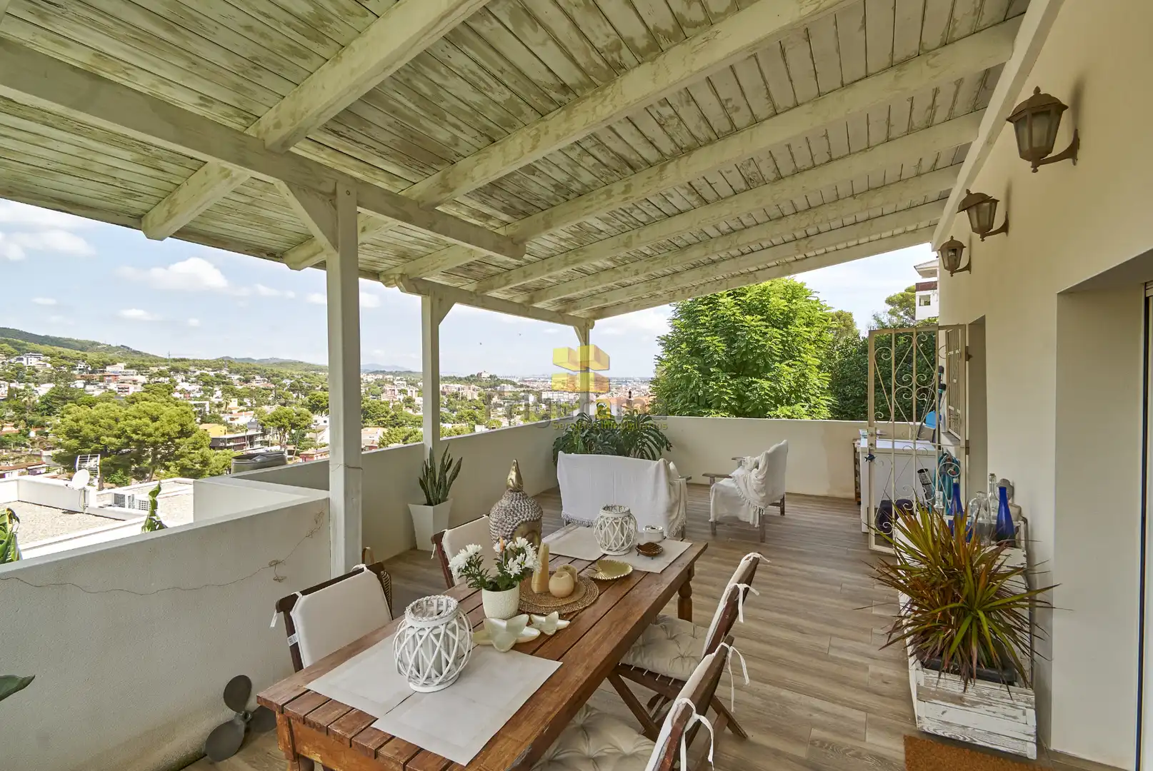 Terrassa de Casa o xalet en venda en Castelldefels amb Aire condicionat, Calefacció i Jardí privat