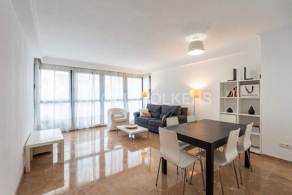 Vista exterior de Apartament de lloguer en  Valencia Capital amb Aire condicionat, Calefacció i Moblat