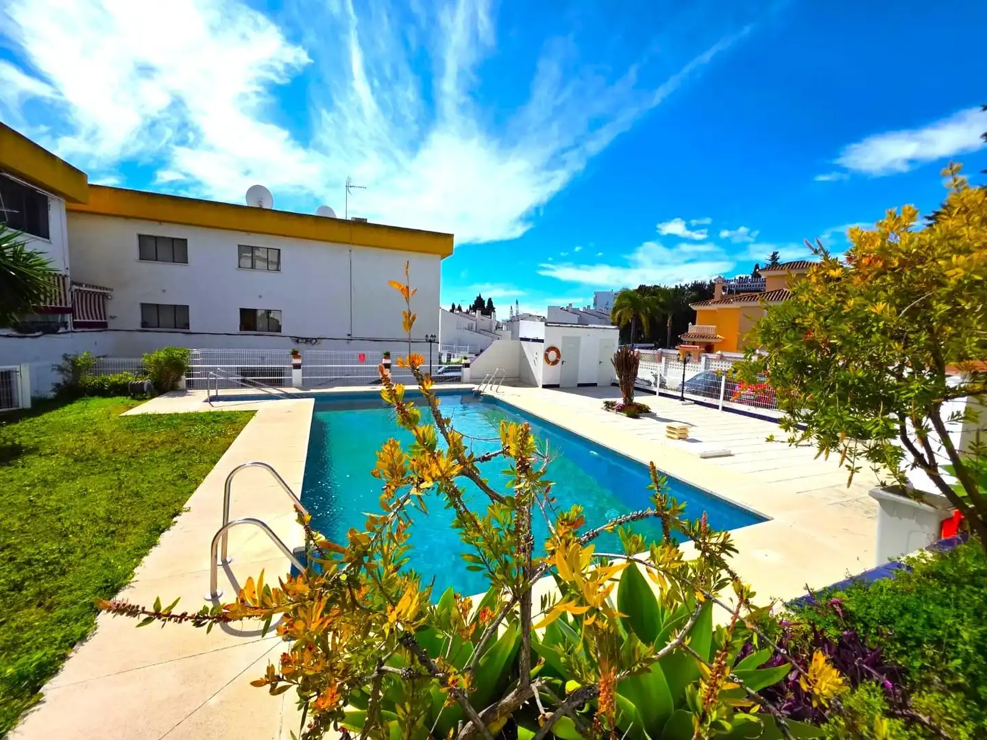 Apartament amb piscina en venda a El Pinillo