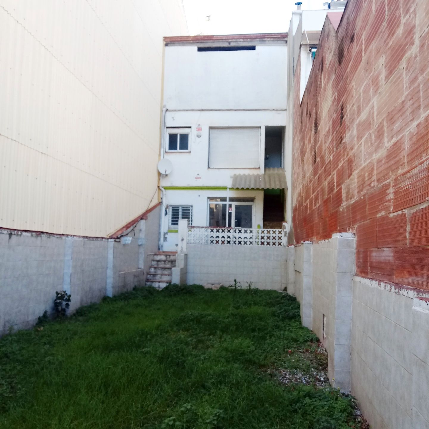 Vista exterior de Edifici en venda en Piera