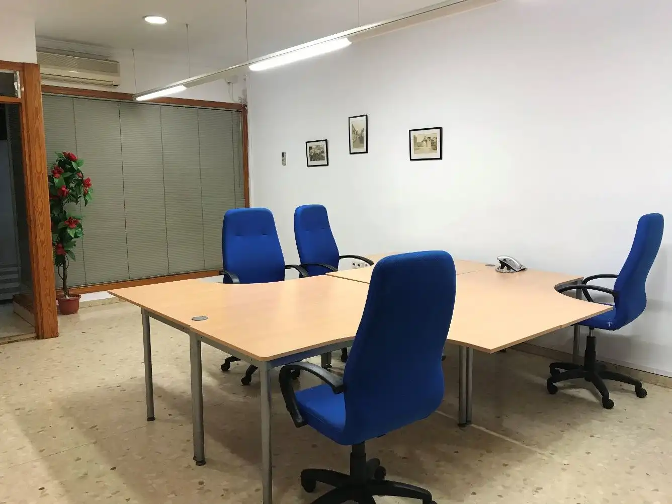 Locale commerciale in vendita a Carlet