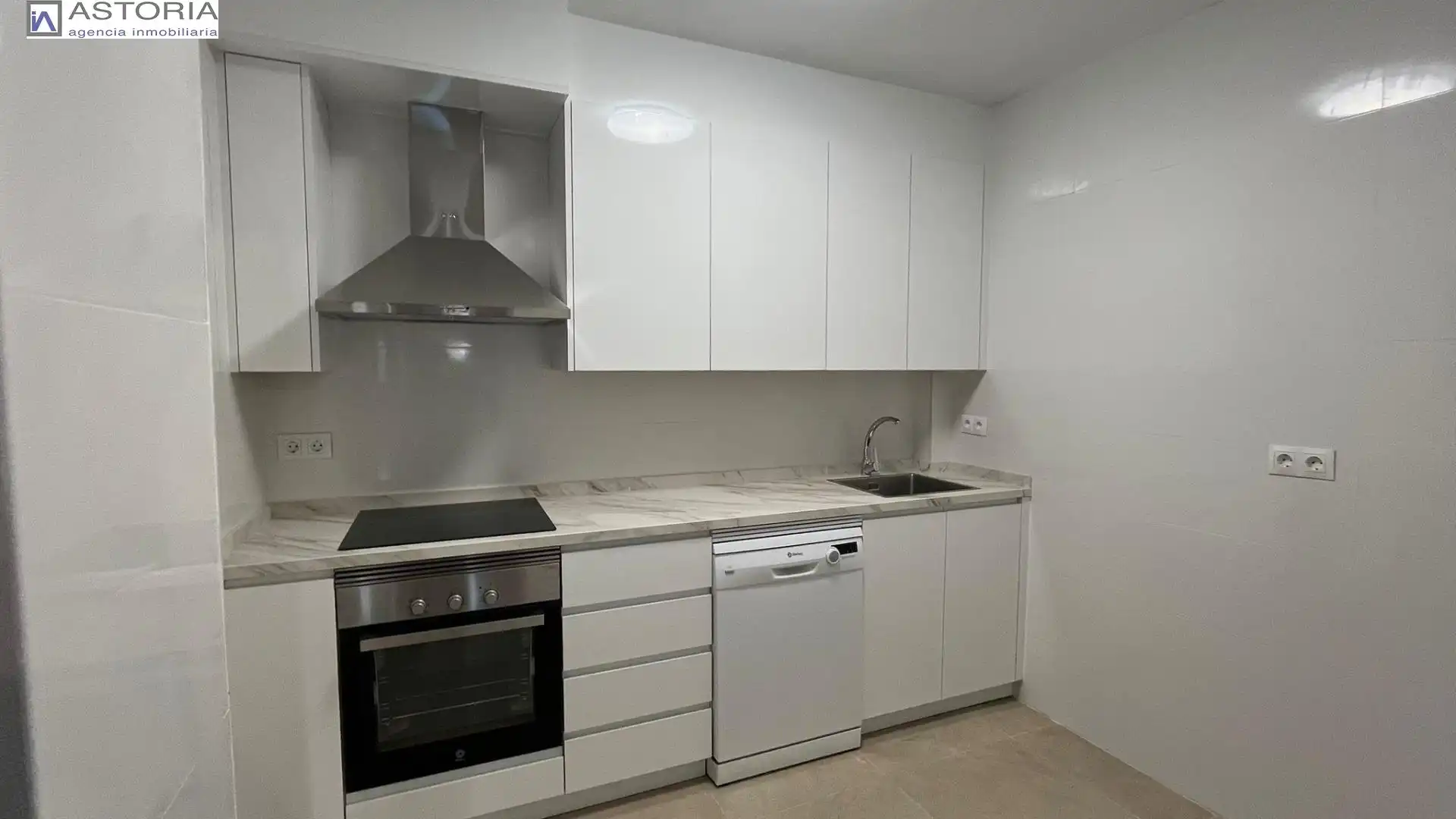 Cocina de Piso de alquiler en Granada con Terraza