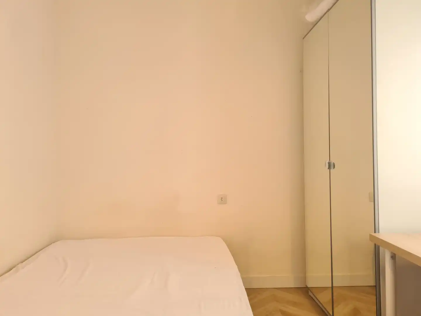 Bedroom of Flat for sale in Sevilla  with Air Conditioner, Storage room and Balcony