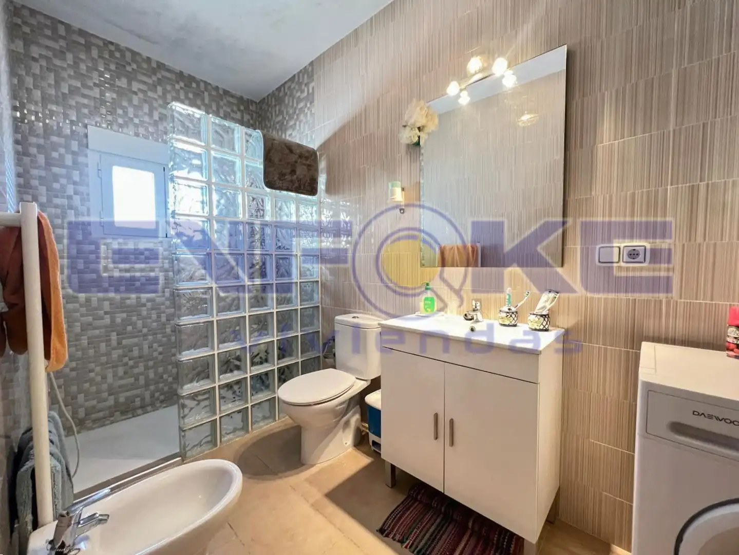 Baño de Casa o chalet en venta en Benquerencia de la Serena con Terraza, Trastero y Amueblado