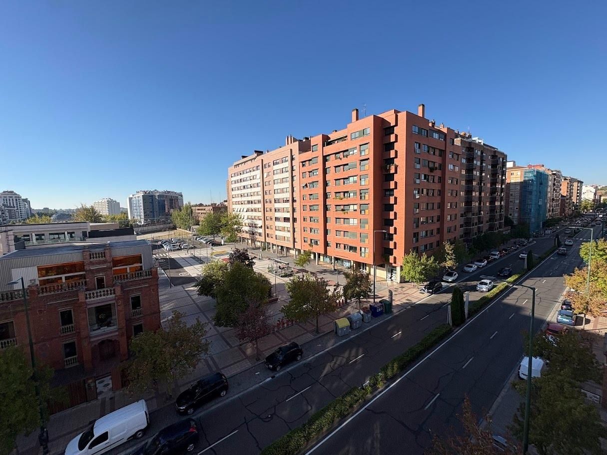 Vista exterior de Pis de lloguer en Valladolid Capital amb Calefacció