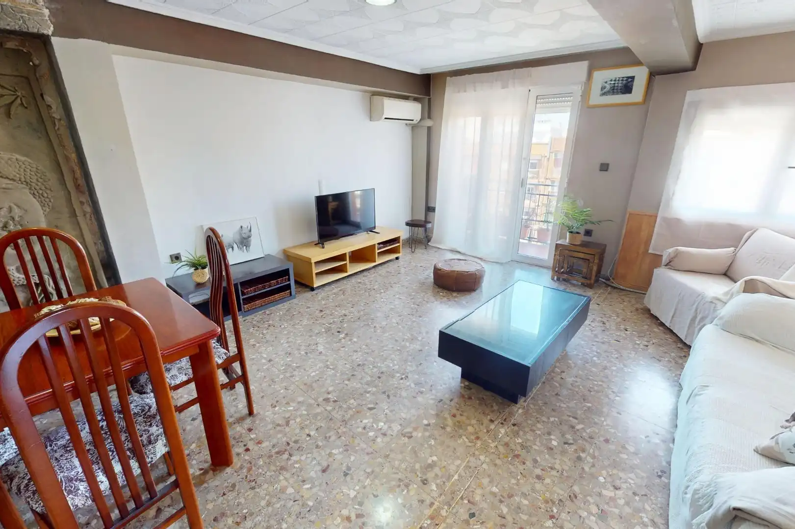 Sala d'estar de Pis de lloguer en Valencia amb Aire condicionat, Calefacció i Balcó
