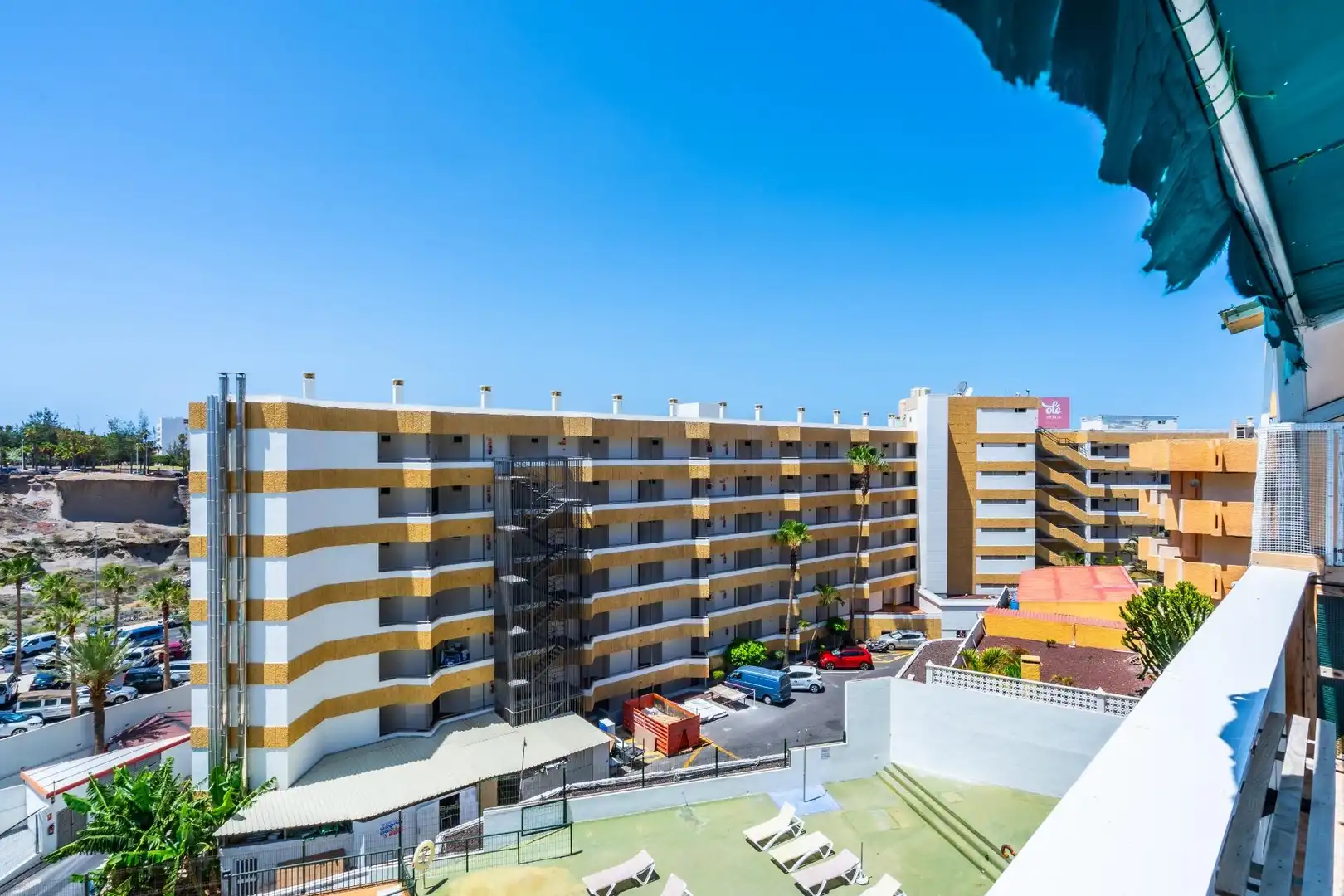 Vista exterior de Pis en venda en Adeje amb Piscina comunitària