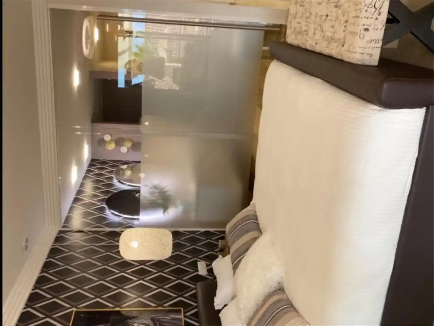 Dormitori de Apartament en venda en Marbella amb Aire condicionat i Piscina