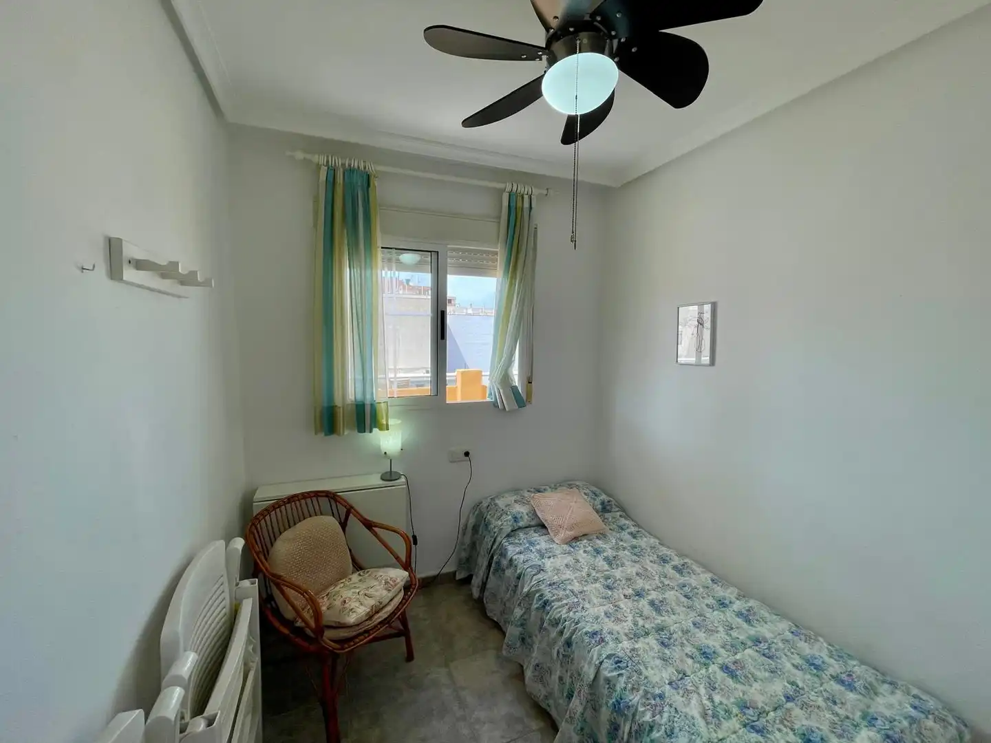 Schlafzimmer von Dachboden zur Miete in Torrevieja mit Klimaanlage, Heizung und Möbliert