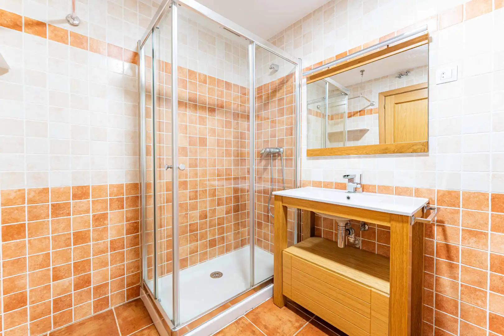 Bathroom of Flat for sale in Arroyomolinos (Madrid)  with Air Conditioner, Heating and Private garden