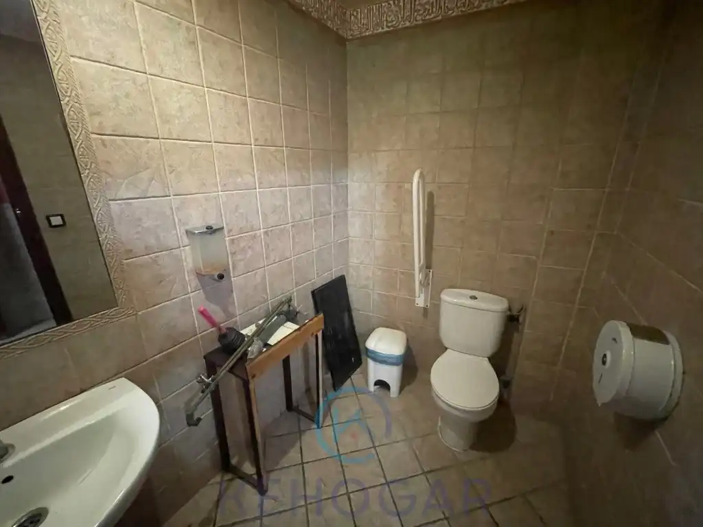 Badezimmer von Geschaftsraum zum Verkauf in Montequinto