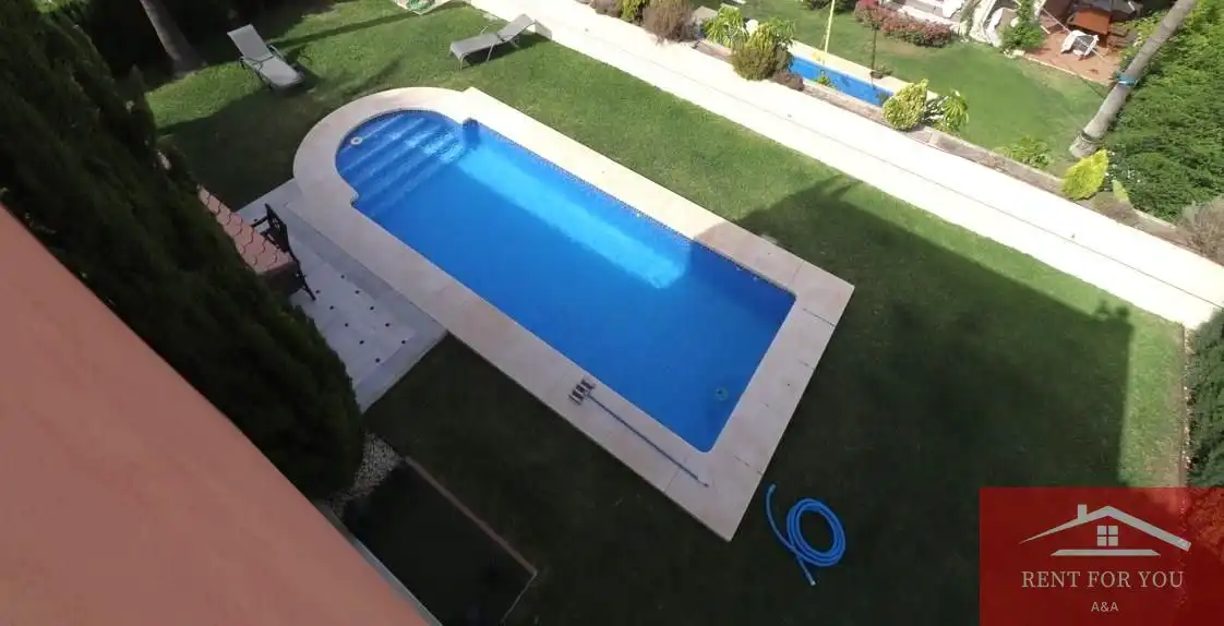 Schwimmbecken von Haus oder Chalet zur Miete in Coín mit Klimaanlage, Heizung und Privatgarten