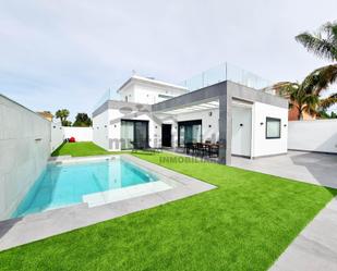 Vista exterior de Casa o xalet en venda en Sanlúcar de Barrameda amb Terrassa i Piscina