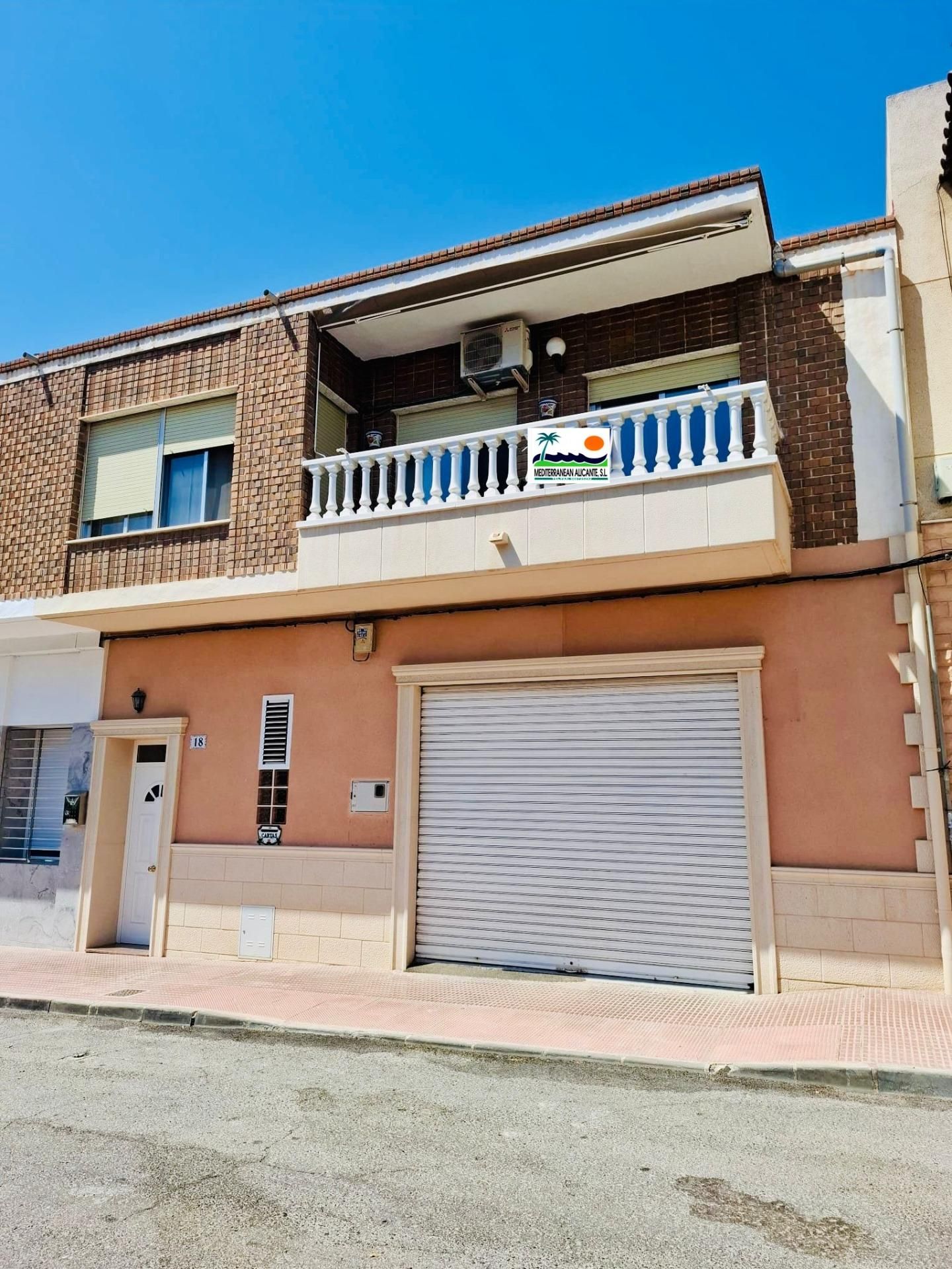 Exterior view of House or chalet for sale in Guardamar del Segura  with Air Conditioner, Heating and Terrace