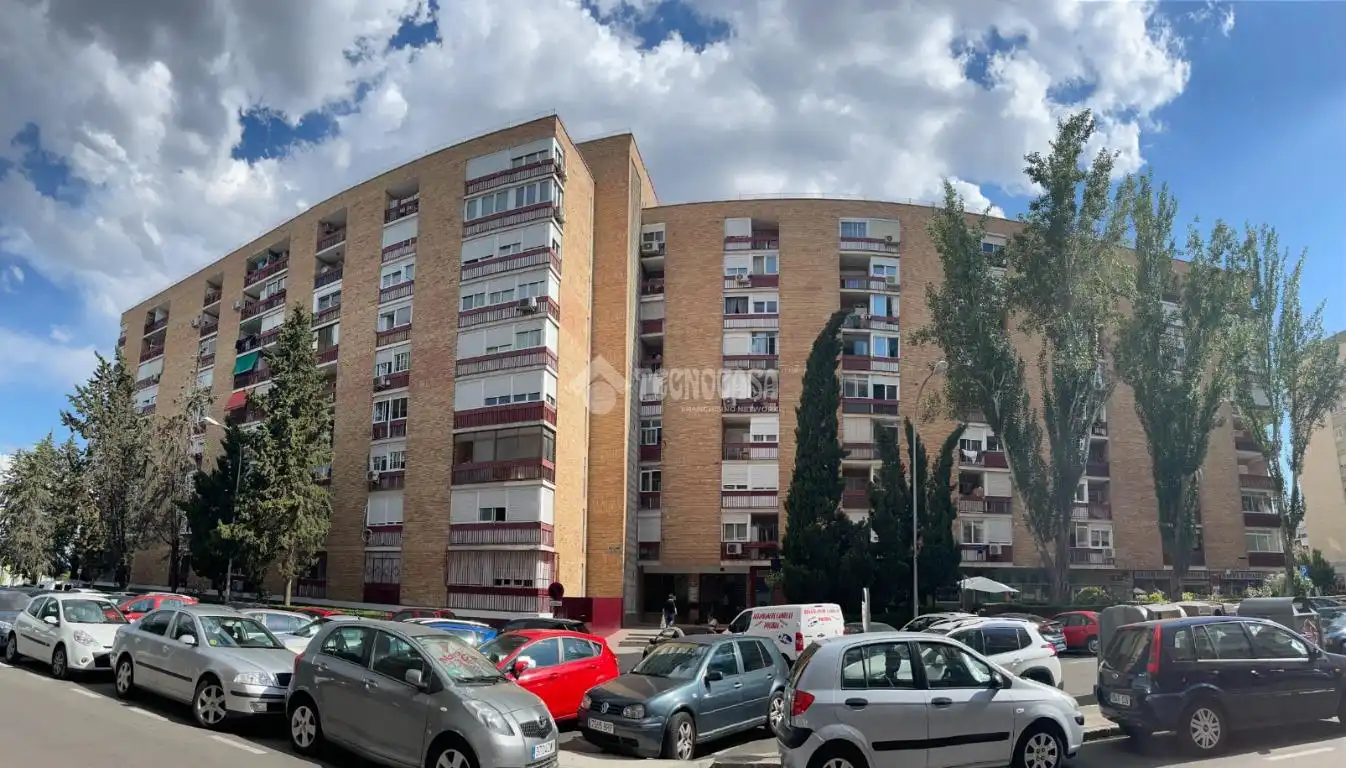 Parking de Estudio en venta en Madrid con Calefacción y Terraza
