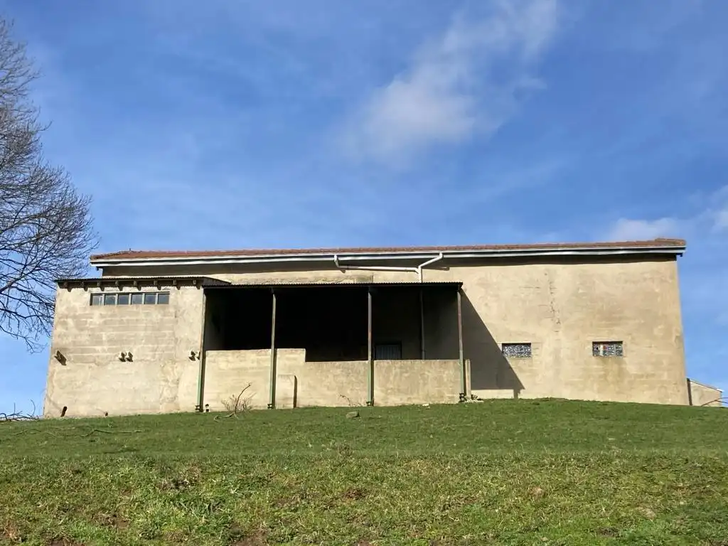 Außenansicht von Fabrikhallen zum Verkauf in Santiurde de Reinosa