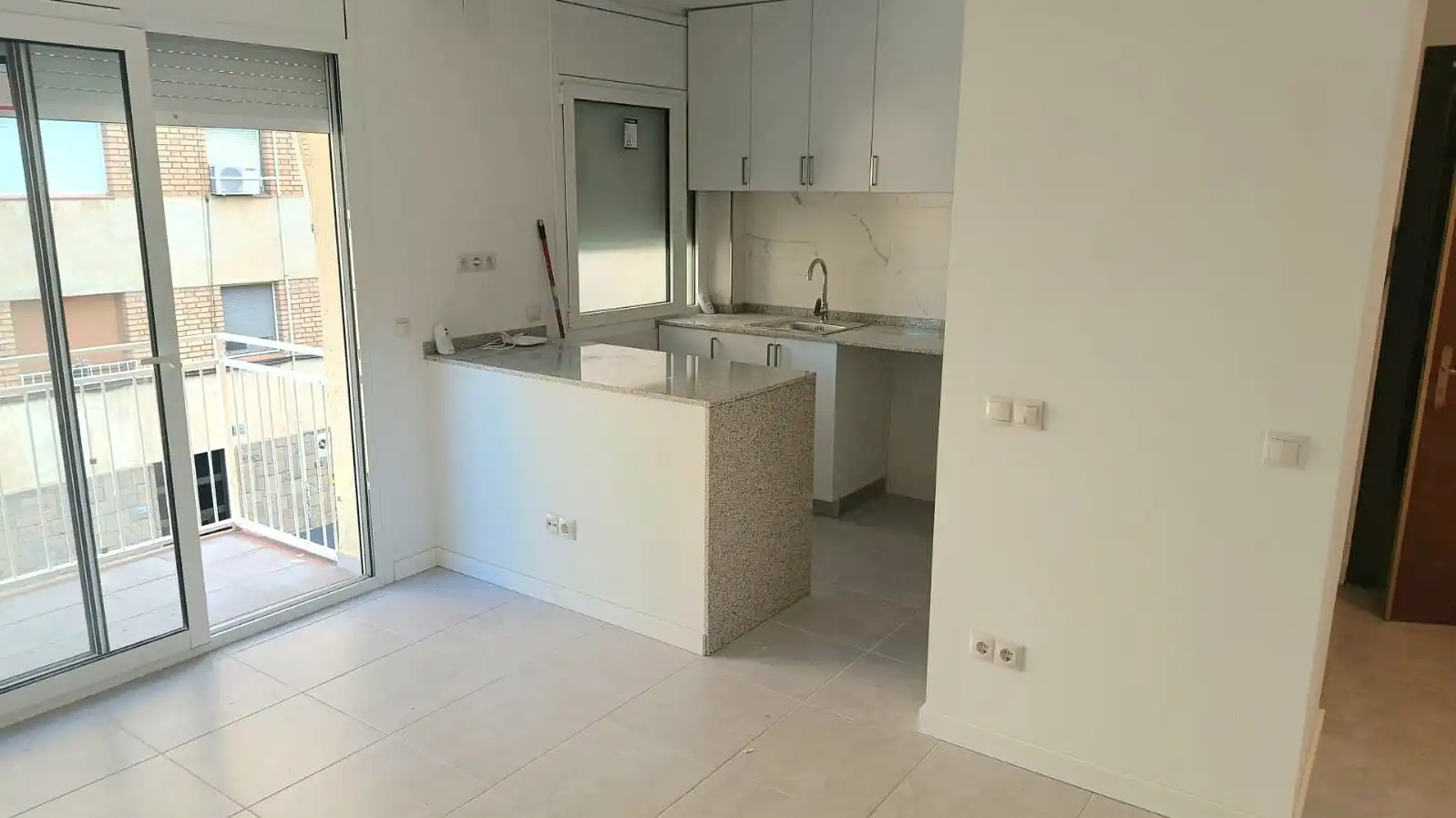 Piso con terraza en venta en Carrer de Josep Aparici 263
