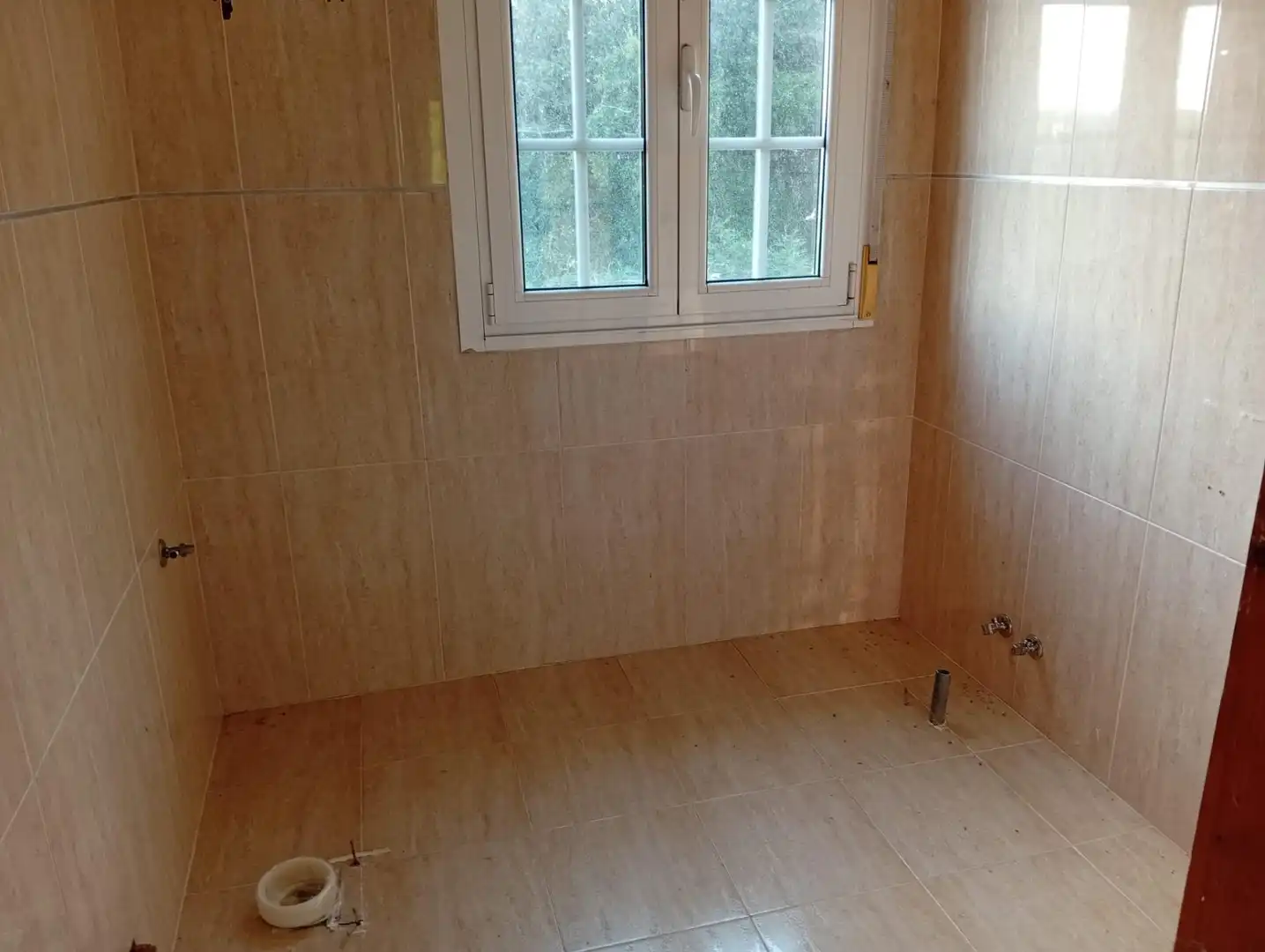 Bany de Casa o xalet en venda en Outeiro de Rei amb Jardí privat