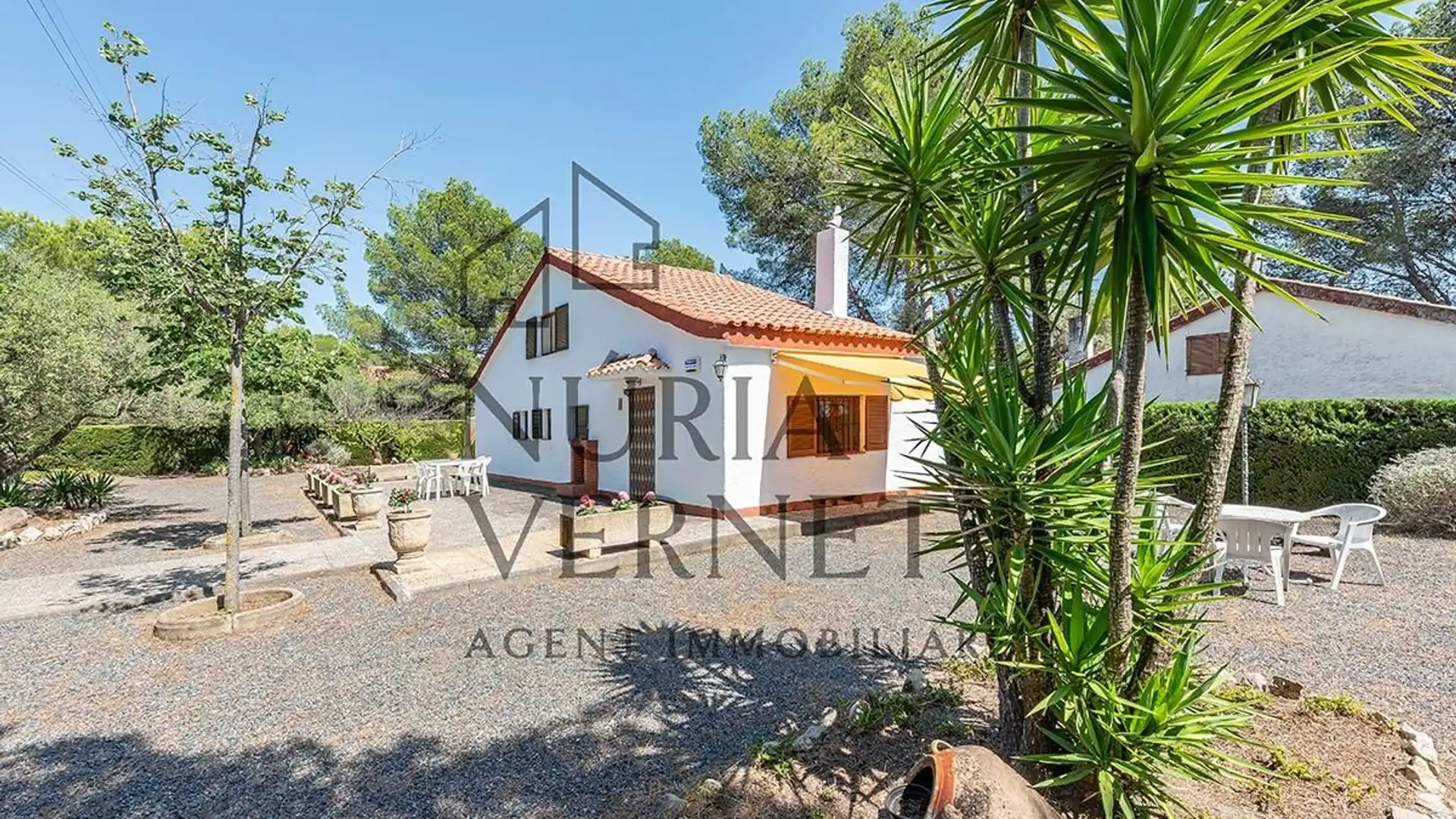 Vista exterior de Finca rústica en venda en Les Borges del Camp amb Piscina comunitària