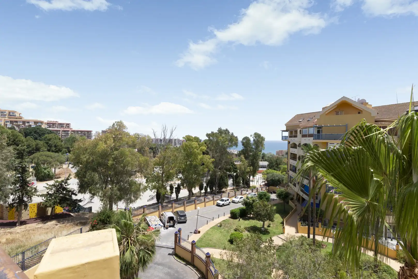 Exterior view of Apartments for sale in Benalmádena  with Air Conditioner, Terrace and Swimming Pool