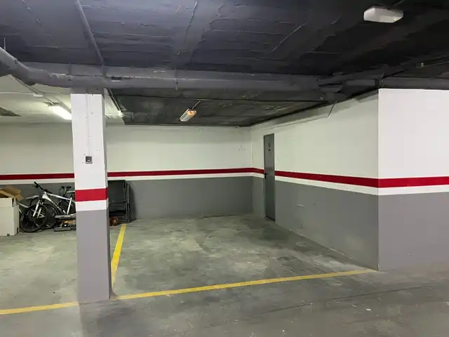 Parking de Apartamento en venta en Esterri d'Àneu con Calefacción, Amueblado y Balcón