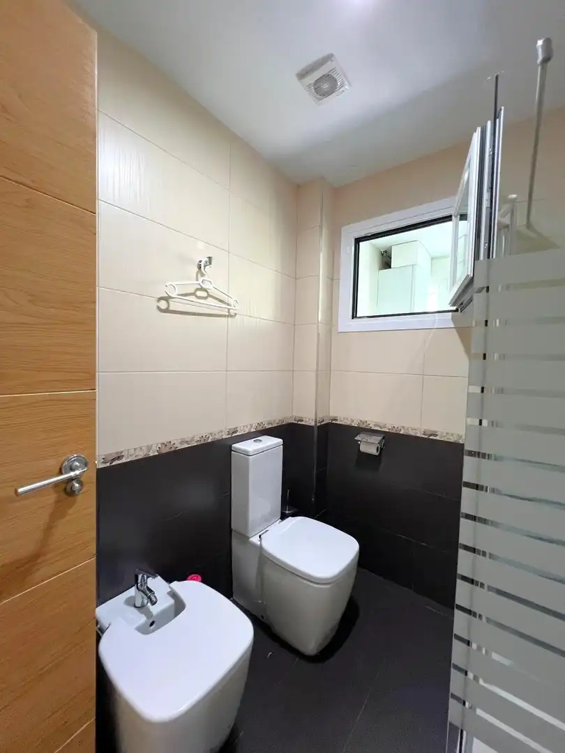 Badezimmer von Wohnung zur Miete in Madrid mit Klimaanlage, Heizung und Möbliert