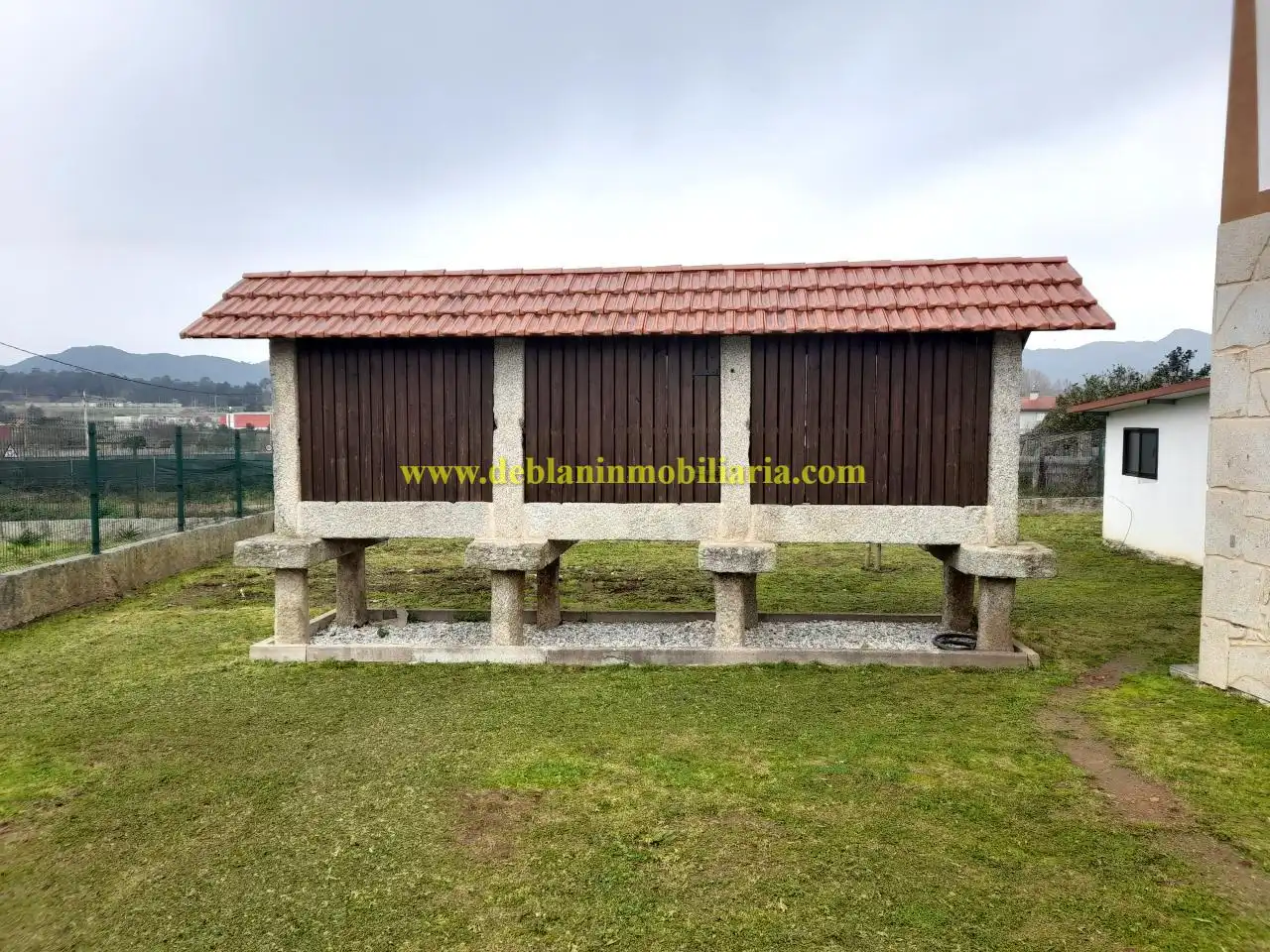 Haus oder Chalet zur Miete in Tui mit Heizung, Privatgarten und Abstellraum
