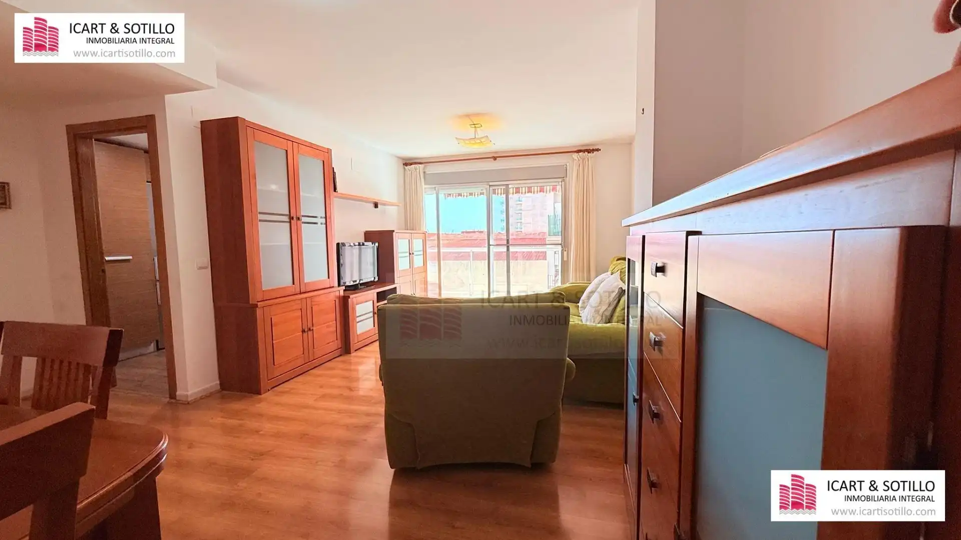 Sala d'estar de Pis en venda en Vinaròs amb Aire condicionat, Calefacció i Parquet