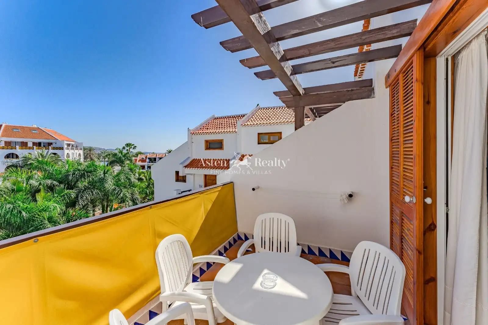 Außenansicht von Maisonette zum Verkauf in Arona mit Terrasse, Schwimmbad und Möbliert