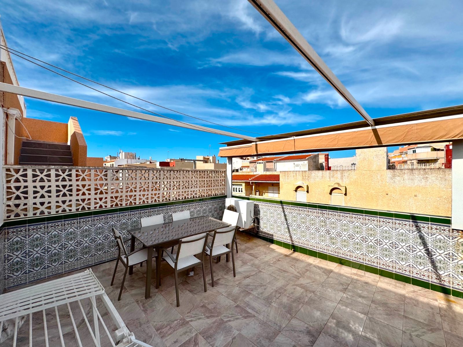 Terraza de Piso de alquiler en Torrevieja con Aire acondicionado, Terraza y Amueblado