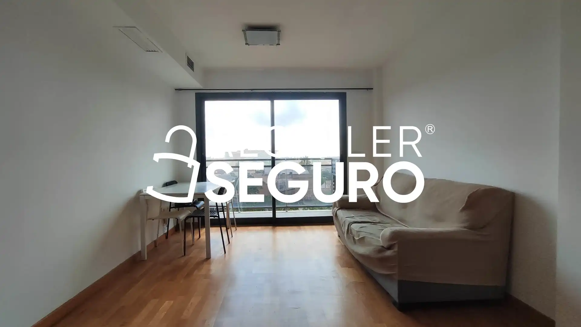 Sala de estar de Estudio de alquiler en Valencia con Aire acondicionado y Calefacción