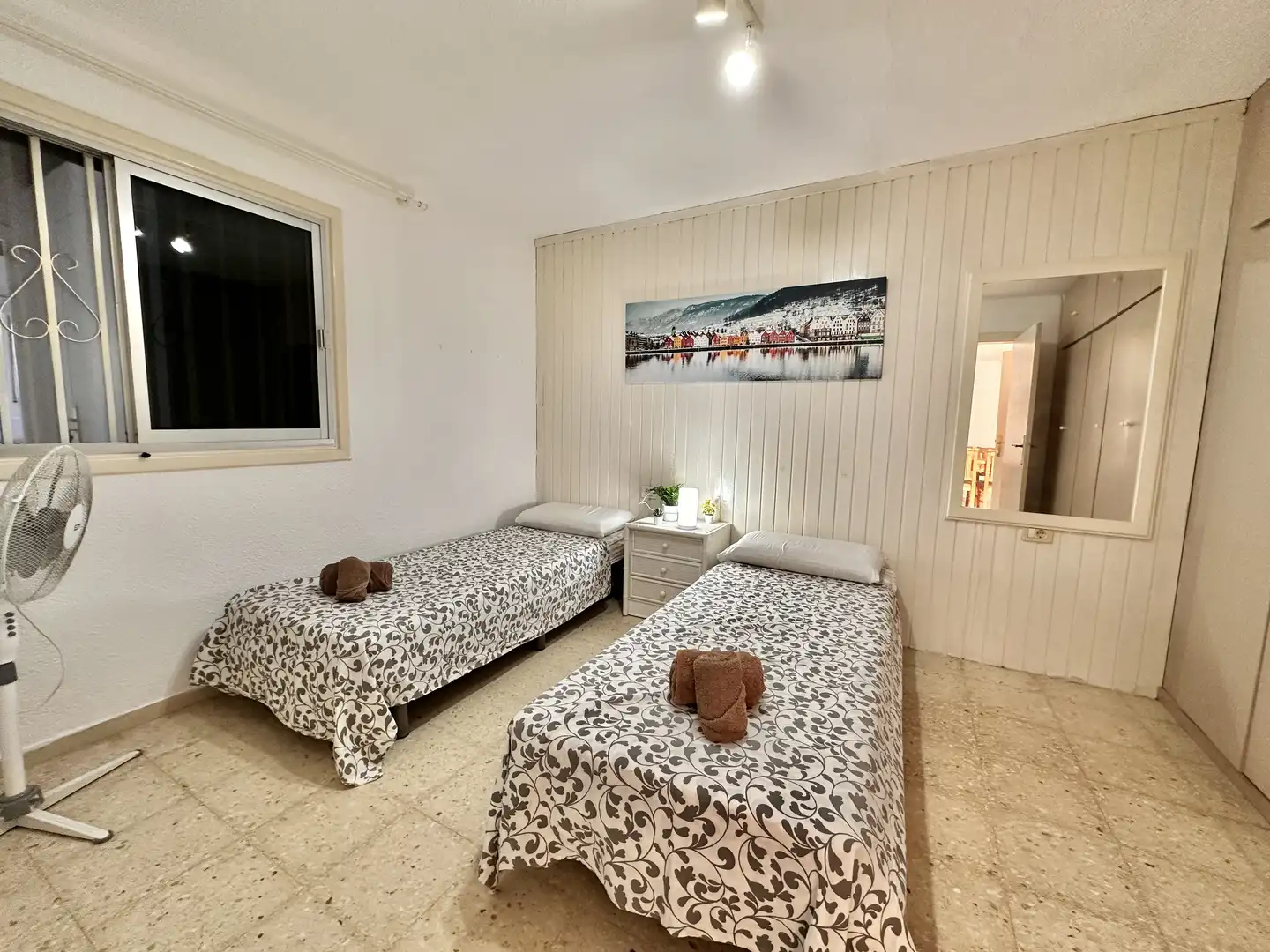Schlafzimmer von Einfamilien-Reihenhaus zur Miete in Arona mit Terrasse, Möbliert und Ofen