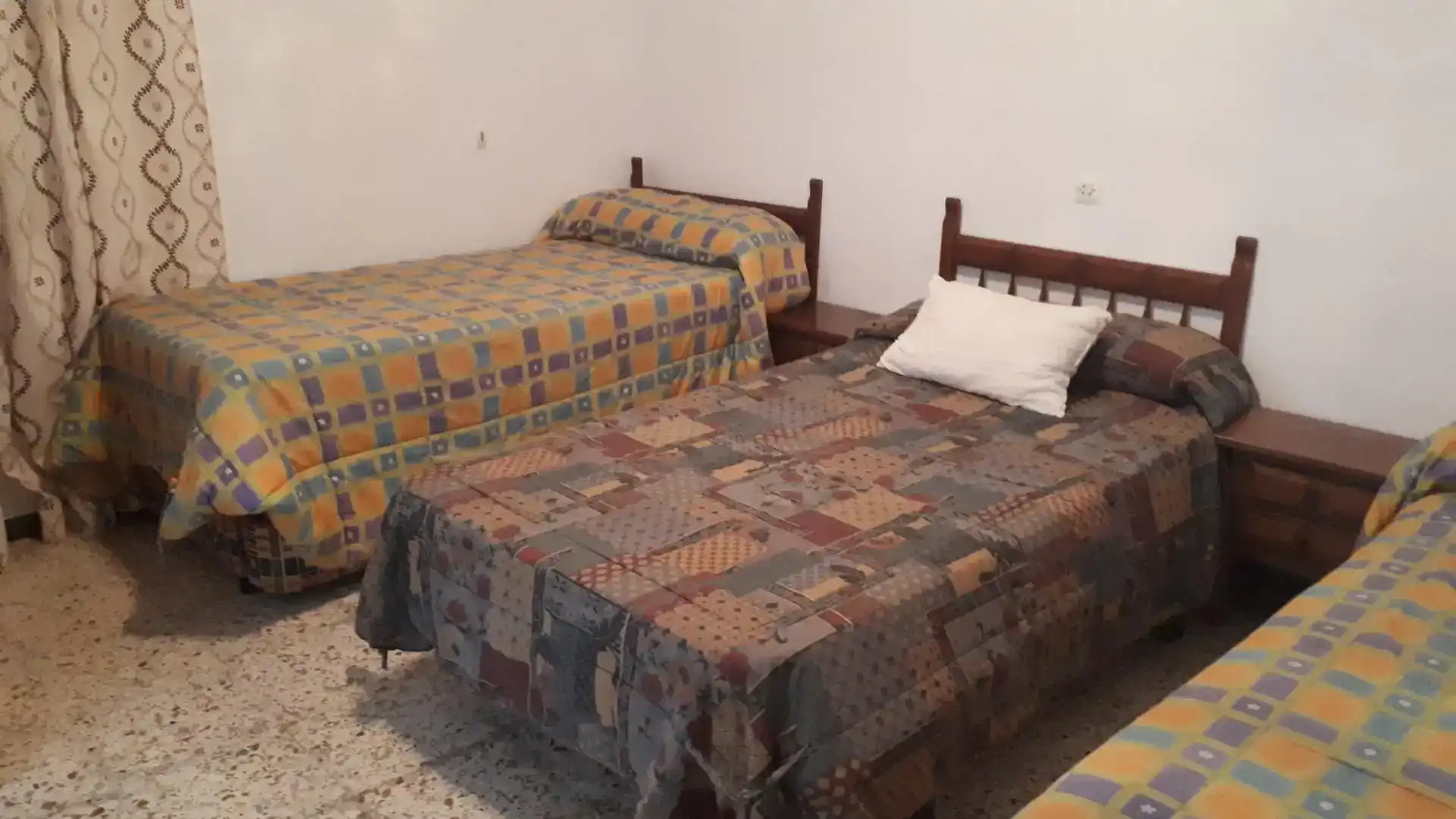 Schlafzimmer von Erdgeschoss zur Miete in Calañas mit Privatgarten, Möbliert und Ofen