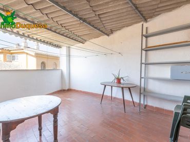 Maison mitoyenne avec balcon à vendre à Santa Adela - Parque Leyva Loro