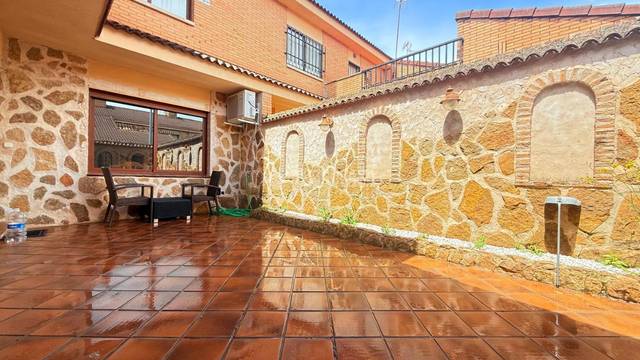 Casa adosada en Venta en Portillo de Toledo