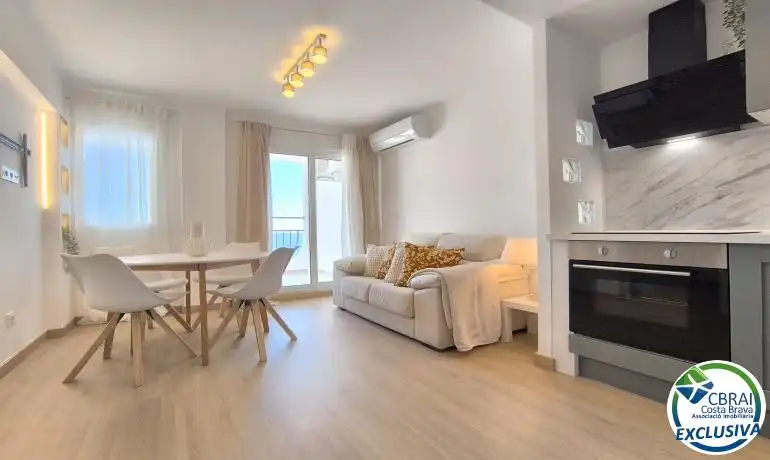 Living room of Apartments for sale in Empuriabrava  with Air Conditioner, Heating and Parquet flooring