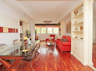 Piso con ascensor en venta en Les Corts