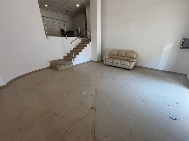 Local comercial en Alquiler en Benetússer