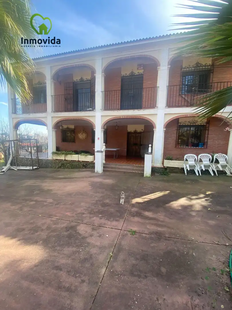 Villa con piscina in vendita a Periurbano Este - Campiña