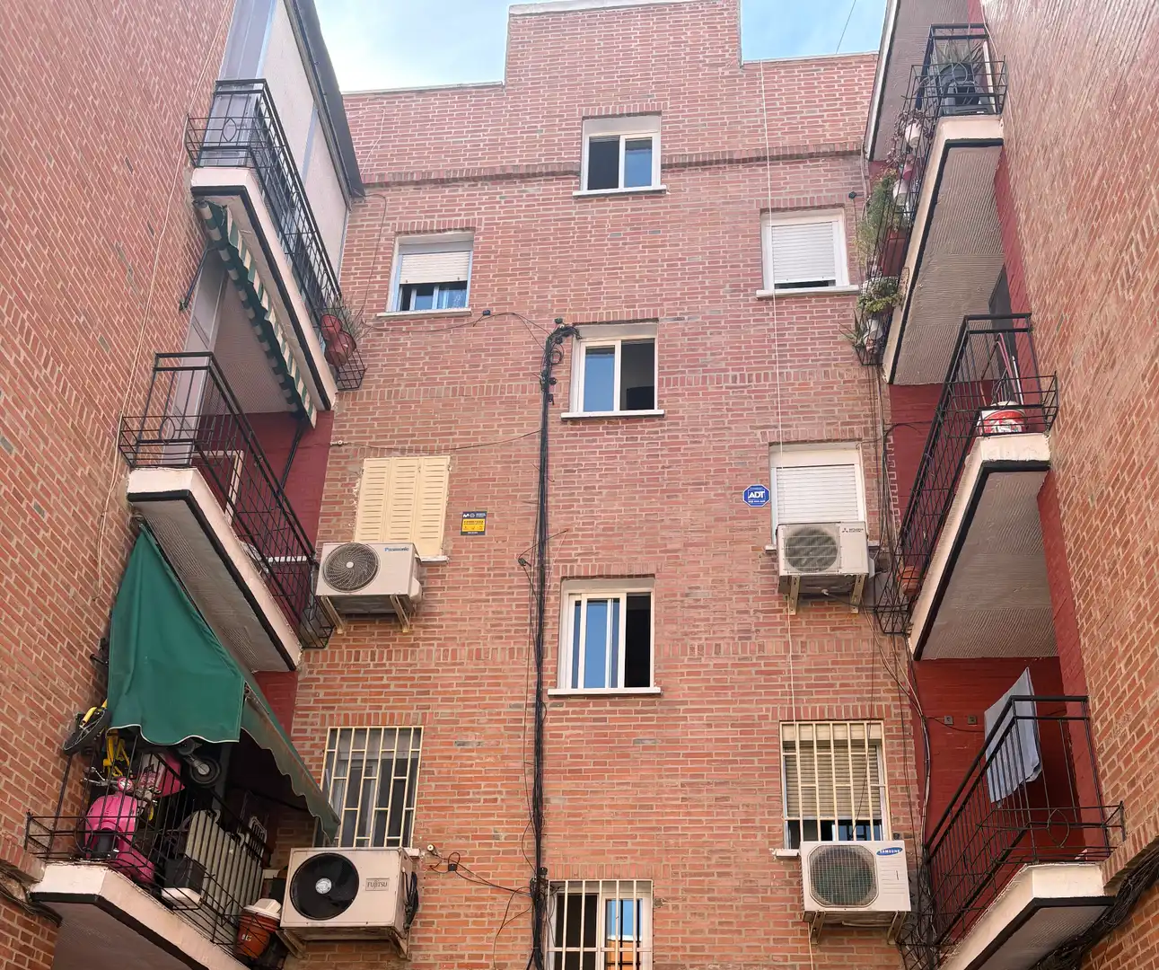 Vista exterior de Pis en venda en Madrid amb Aire condicionat, Calefacció i Terrassa