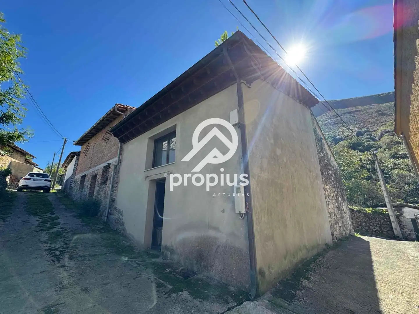 Vista exterior de Casa adosada en venta en Llanes con Calefacción
