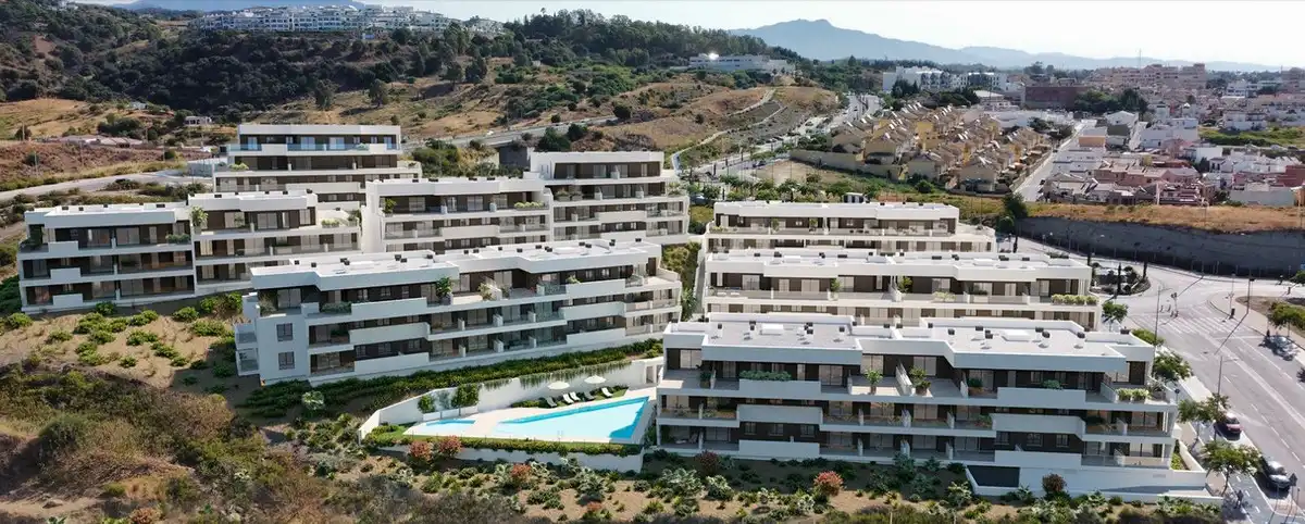 Außenansicht von Wohnungen zum Verkauf in Estepona mit Klimaanlage, Terrasse und Abstellraum