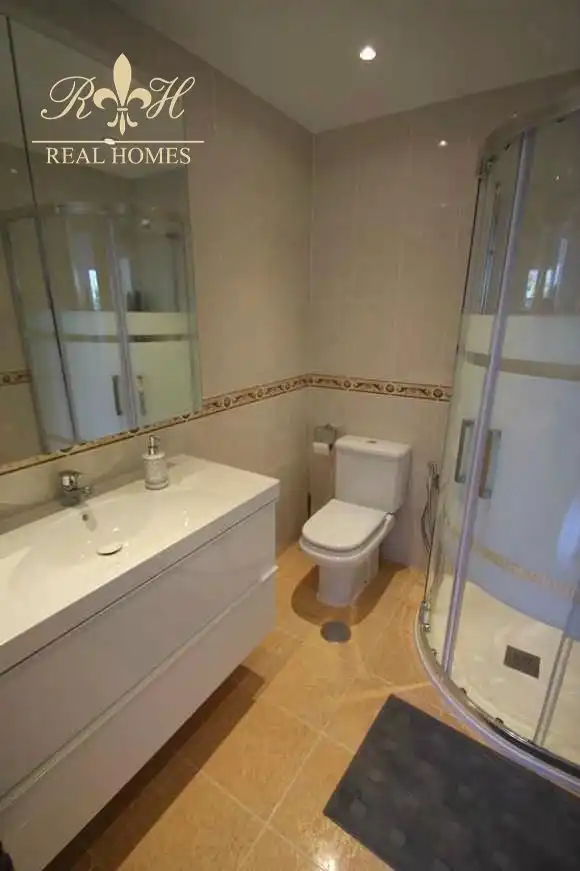 Baño de Ático de alquiler en L'Alfàs del Pi con Aire acondicionado, Terraza y Piscina